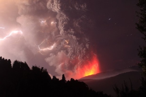 Z9732012X Wybuch wulkanu w Chile 5 czerwca 2010 r